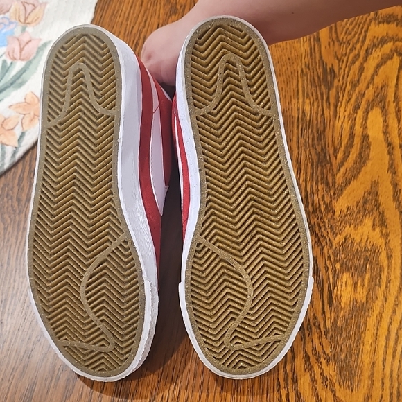 Nike SB Zoom Blaze University Red and White Mid Suede Sneakers - Picture 3 of 7